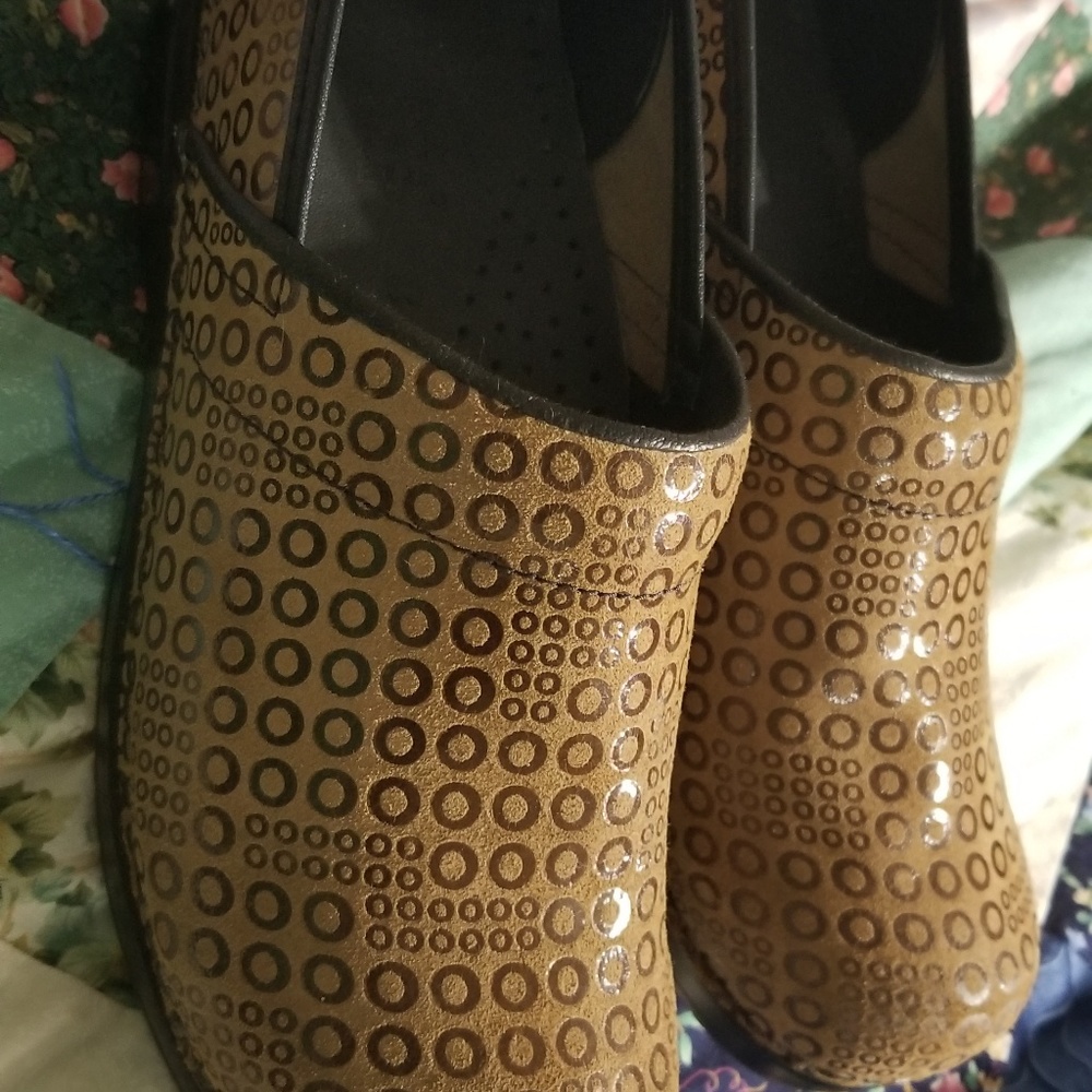 Sanita clogs size 39